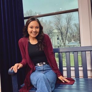 Meet your Posher, Deisy